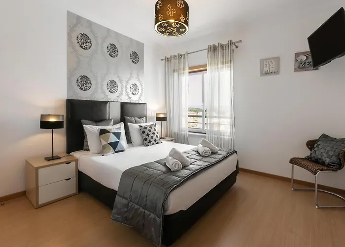 Paradise Place Назаре