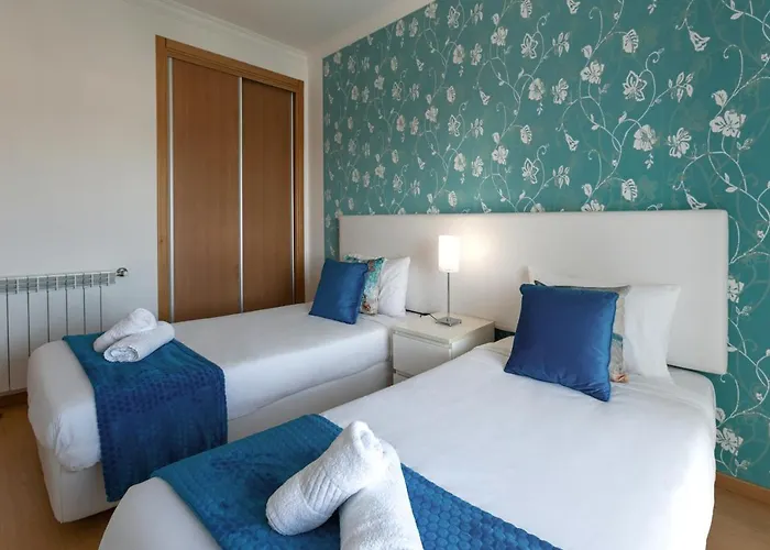 Paradise Place Назаре